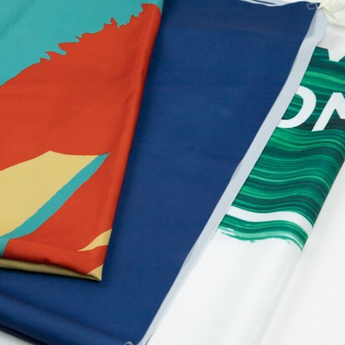 Grand fanion en polyester RPET avec impression en quadrichro thumbnail 6