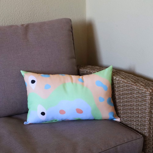 Coussin moyen en polyester RPET avec rembourrage. Impression