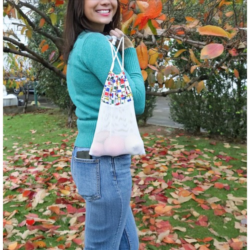 Petit sac à fruits avec cordon de serrage en mesh et imprimé
