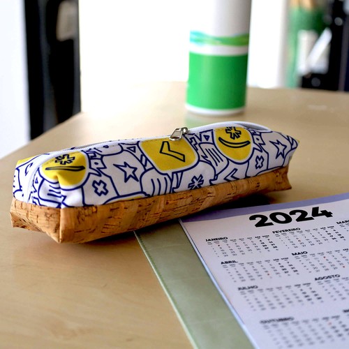 ETUI EN POLYESTER ET LIÈGE, IMPRESSION EN QUADRICHROMIE