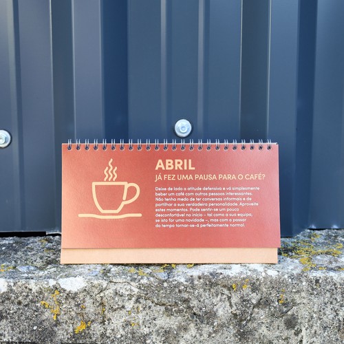 grand calendrier de bureau en spirale recyclé 13 feuilles me