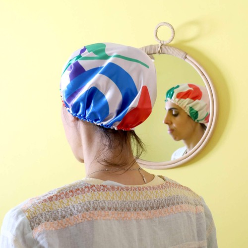 Bonnet en satin avec impression quadrichromique