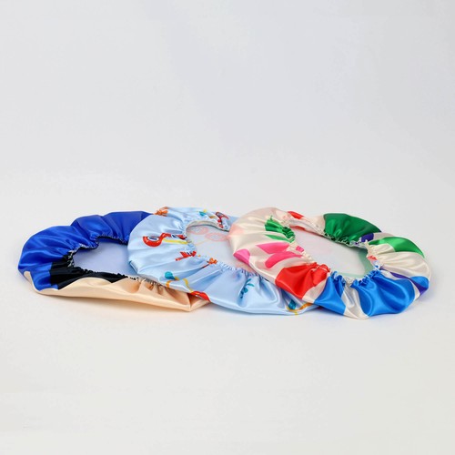 Bonnet en satin avec impression quadrichromique thumbnail 4