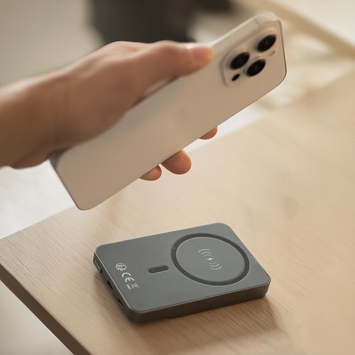 BATTERIE DE SECOURS 5.000 MAH MAGSAFE INDUCTION AFFICHAGE DIGITAL - 5